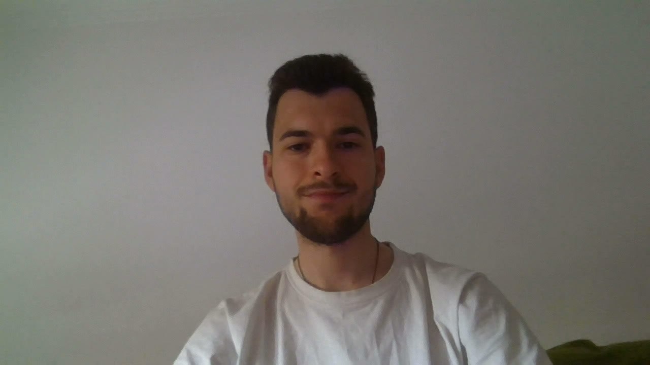 Photo 5418341509125767408 y