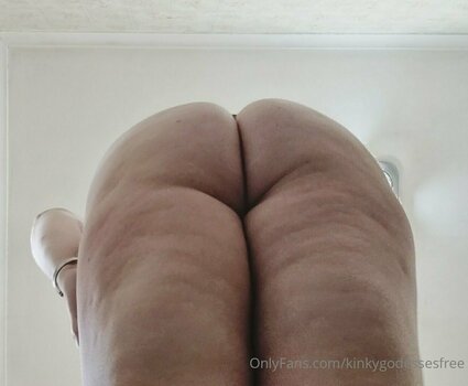kinkygodessesfree_0028_350px.jpg