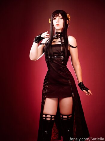 satiella-cosplay_0009_350px.jpg