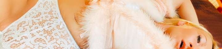 mommablondebombshell